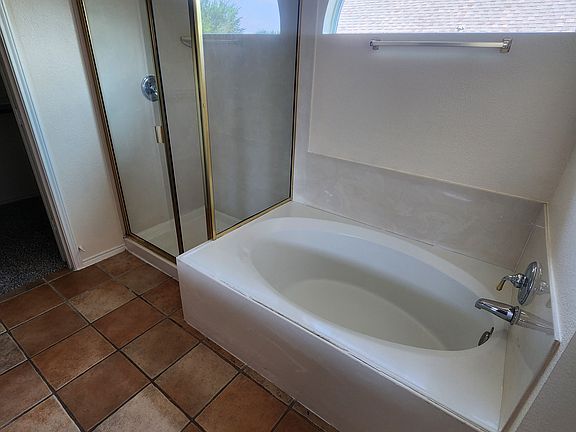 4th image of 2404 Pharr Dr