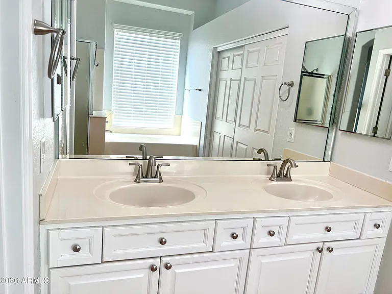 407 W Helena Dr — Photo 22