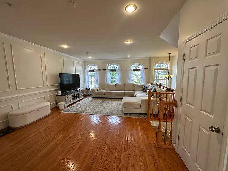 1145 Carbondale Way — Photo 6