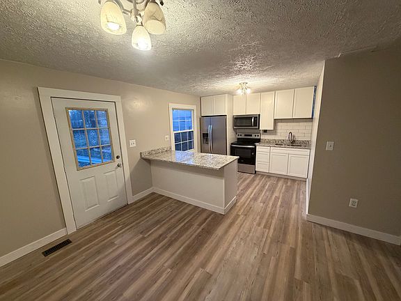 4th image of 3605 Hackney Dr