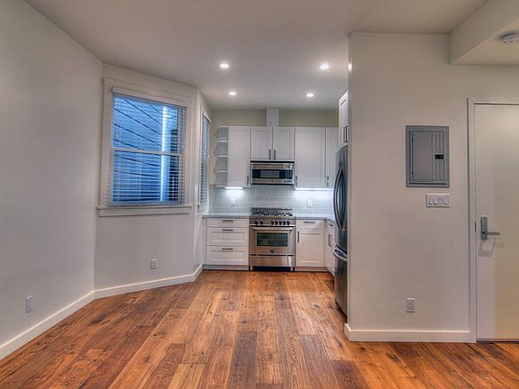 4th image of 3219 Mission St APT 1