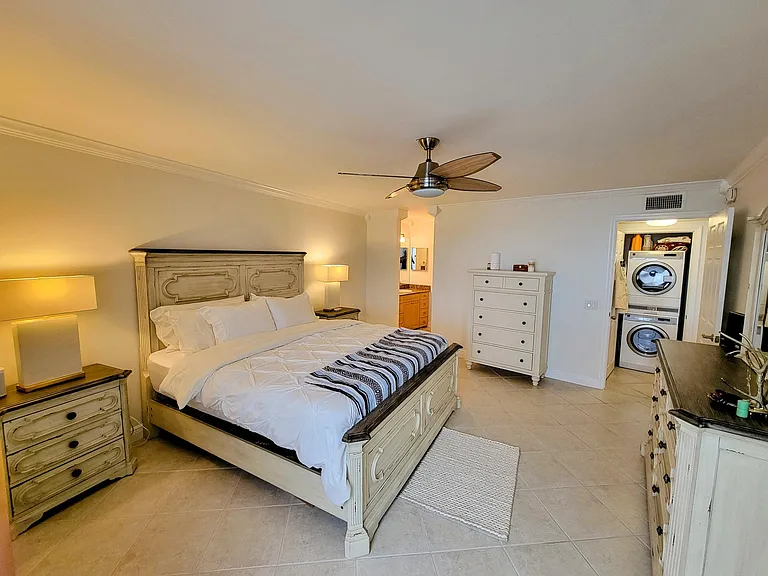 111 Lake Emerald Dr #406 — Photo 17