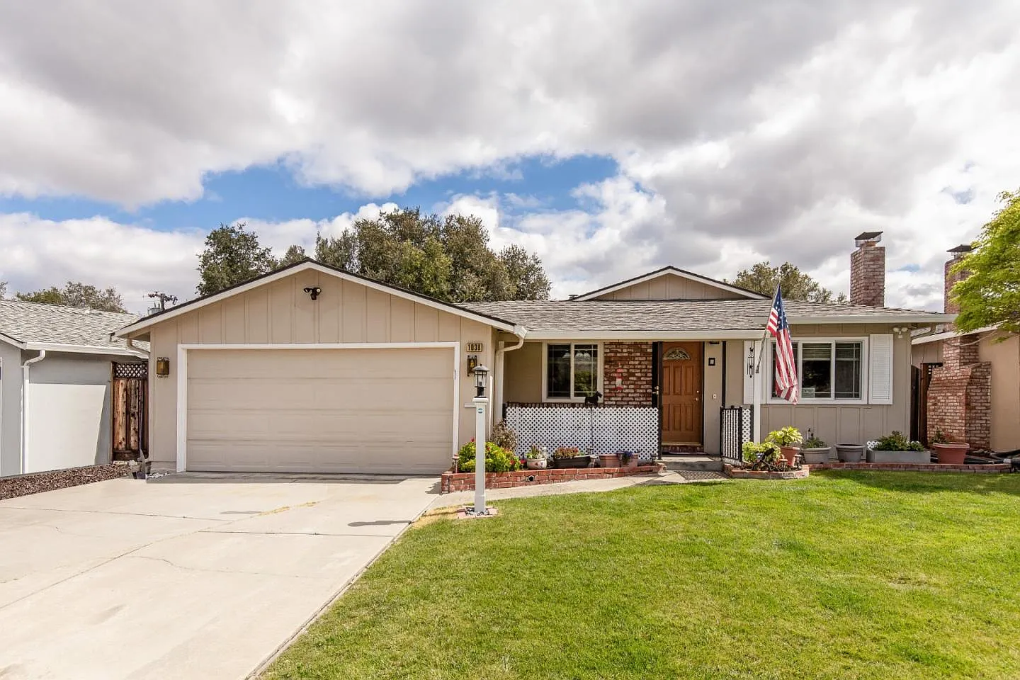 1038 Cranberry Dr photo 1