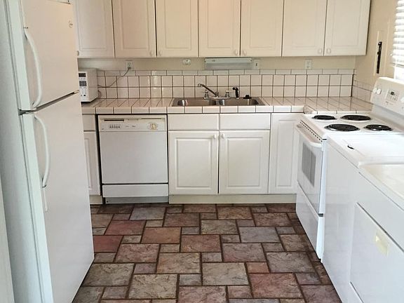 2nd image of 785 Robinwood Dr
