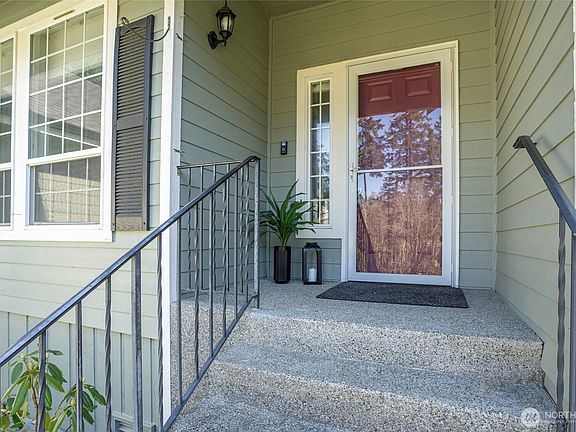 3rd image of 6411 65th Avenue NW