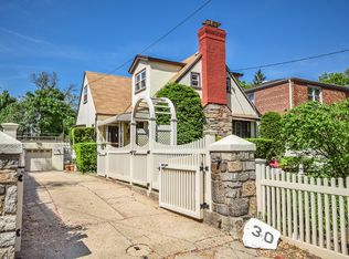 30 Vredenburgh Ave, Yonkers, NY 10704