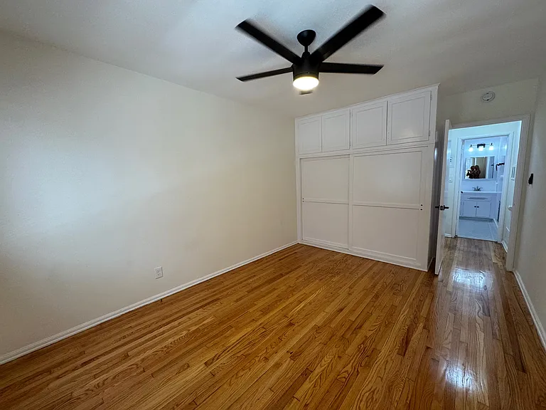 1728 1/2 N Gramercy Pl #1 — Photo 17