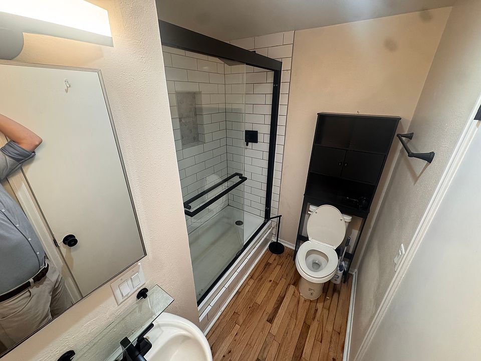 1st image of 801 Main Ct #4