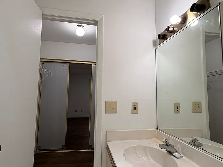 366 Summerwalk Cir — Photo 13