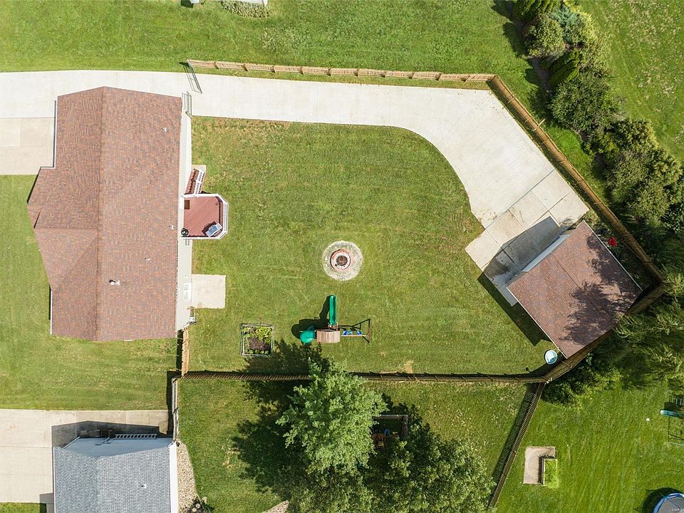 1st image of 120 Glen Forest Dr