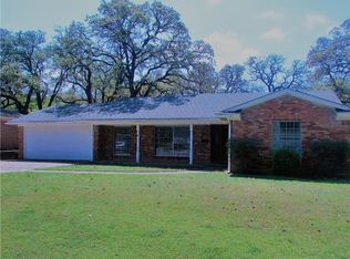 813 Ruth Ln, Hurst, TX 76053