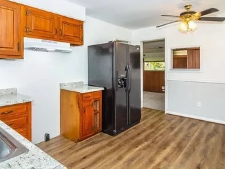 301 Meadowspring Rd — Photo 32