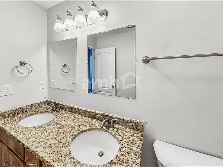 1305 Bantry Dr — Photo 16