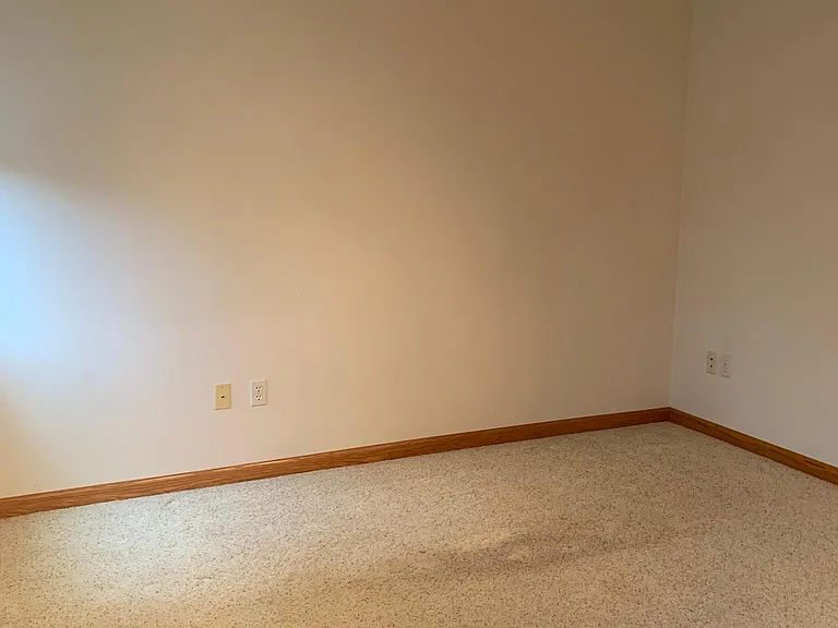 18 Karwick Glen Dr #18 — Photo 8