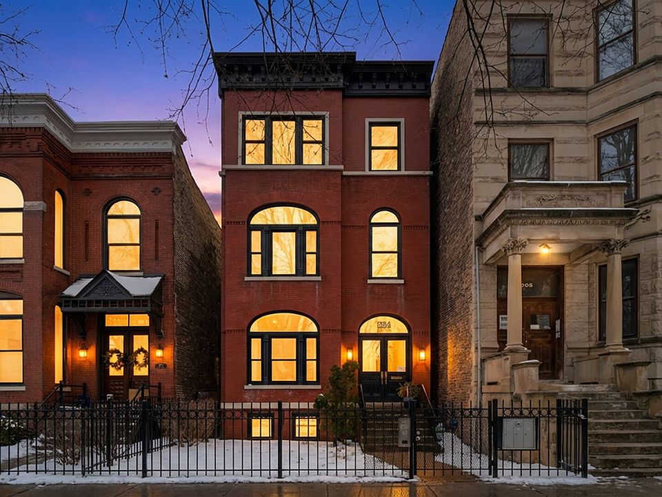 1st image of 1304 N Hoyne Ave Unit 3