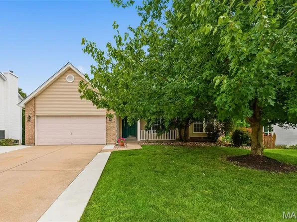 161 Berryville Pl, Saint Charles, MO 63304