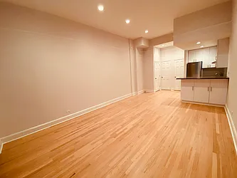 Rented by Metropolis Real Estate of Manhattan