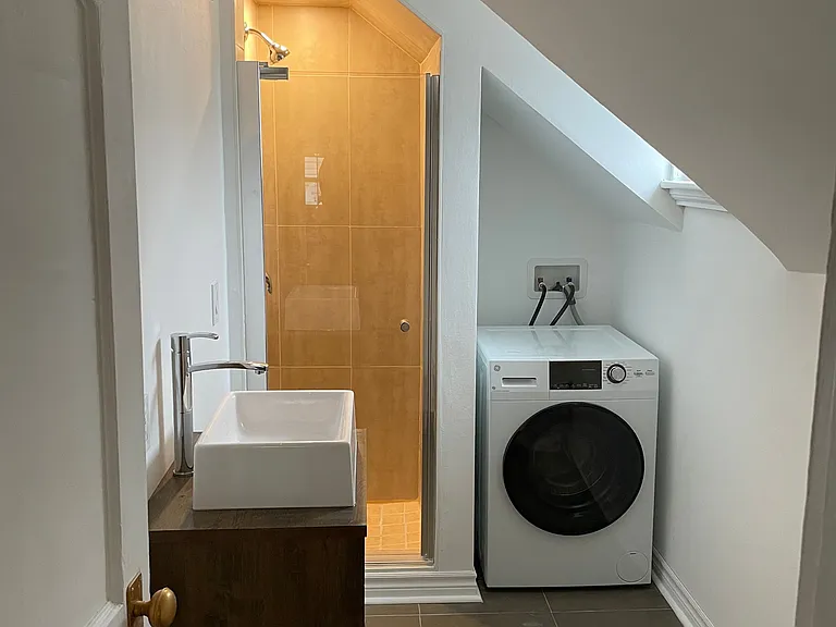29 Whitman St #UPPER — Photo 6