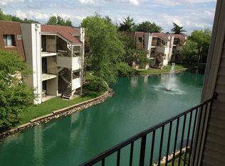 193 N Waters Edge Dr APT 302, Glendale Heights, IL 60139