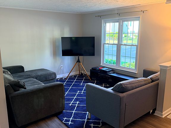4th image of 3016 N Dale Ln