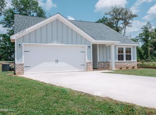 3208 Smugglers Cv, Ocean Springs, MS 39564