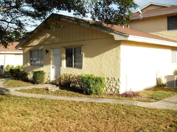 102 E Tiffany Drive #1, Mangonia Park, FL 33407