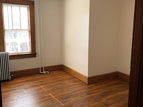 5th image of 113 N Marion Ave #4