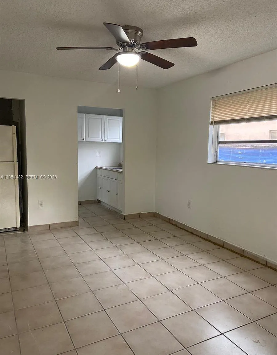 Town Of Hialeah — Photo 4