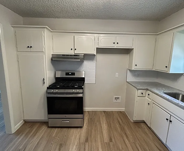101 S Dallas Ave — Photo 5