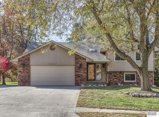 15041 Patterson Cir, Omaha, NE 68137
