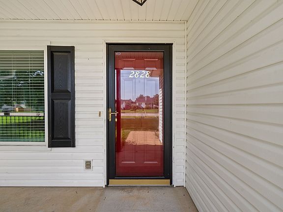 4th image of 2828 Spring Meade Blvd