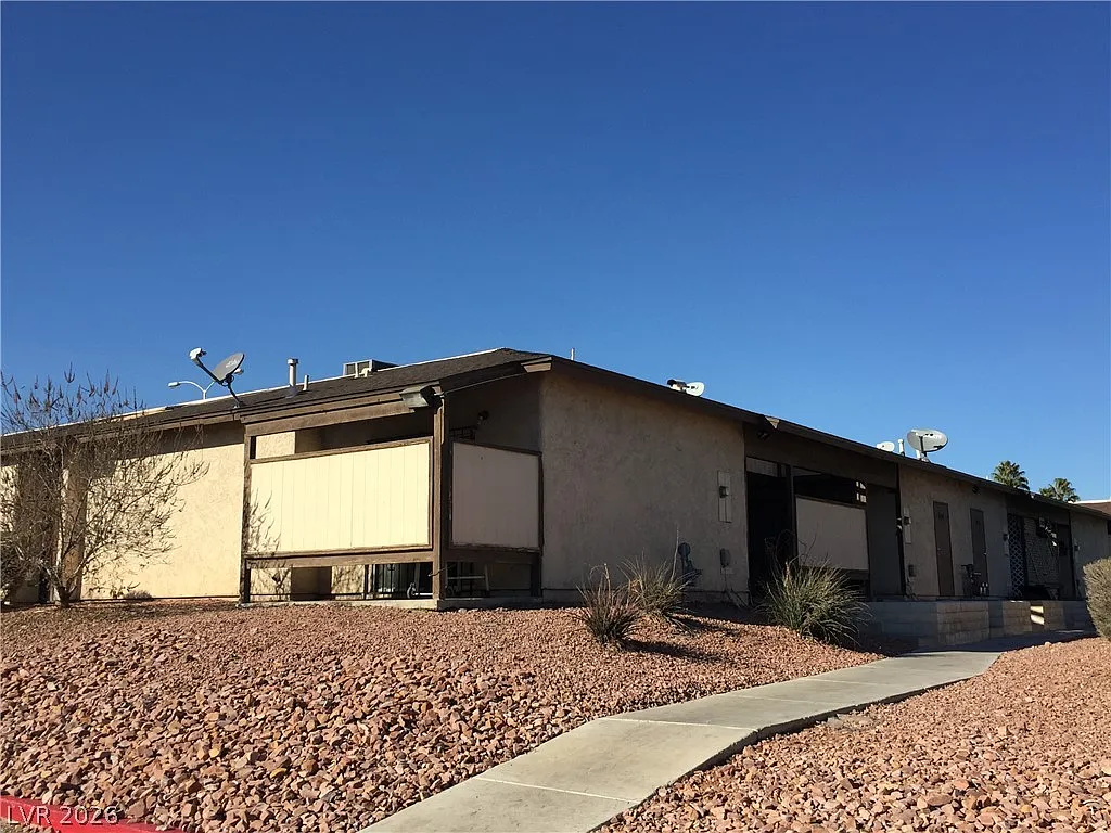 1 bed, 1.0 bath, 736 sqft, $920 — Photo 2