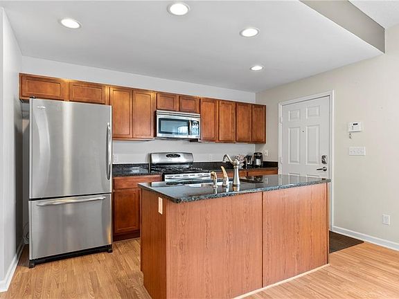 3rd image of 7420 Goodwalt Ave #7420