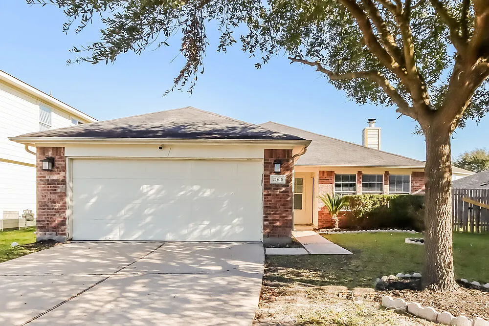 4 bed, 2.0 bath, 1675 sqft, $1,860 — Photo 1