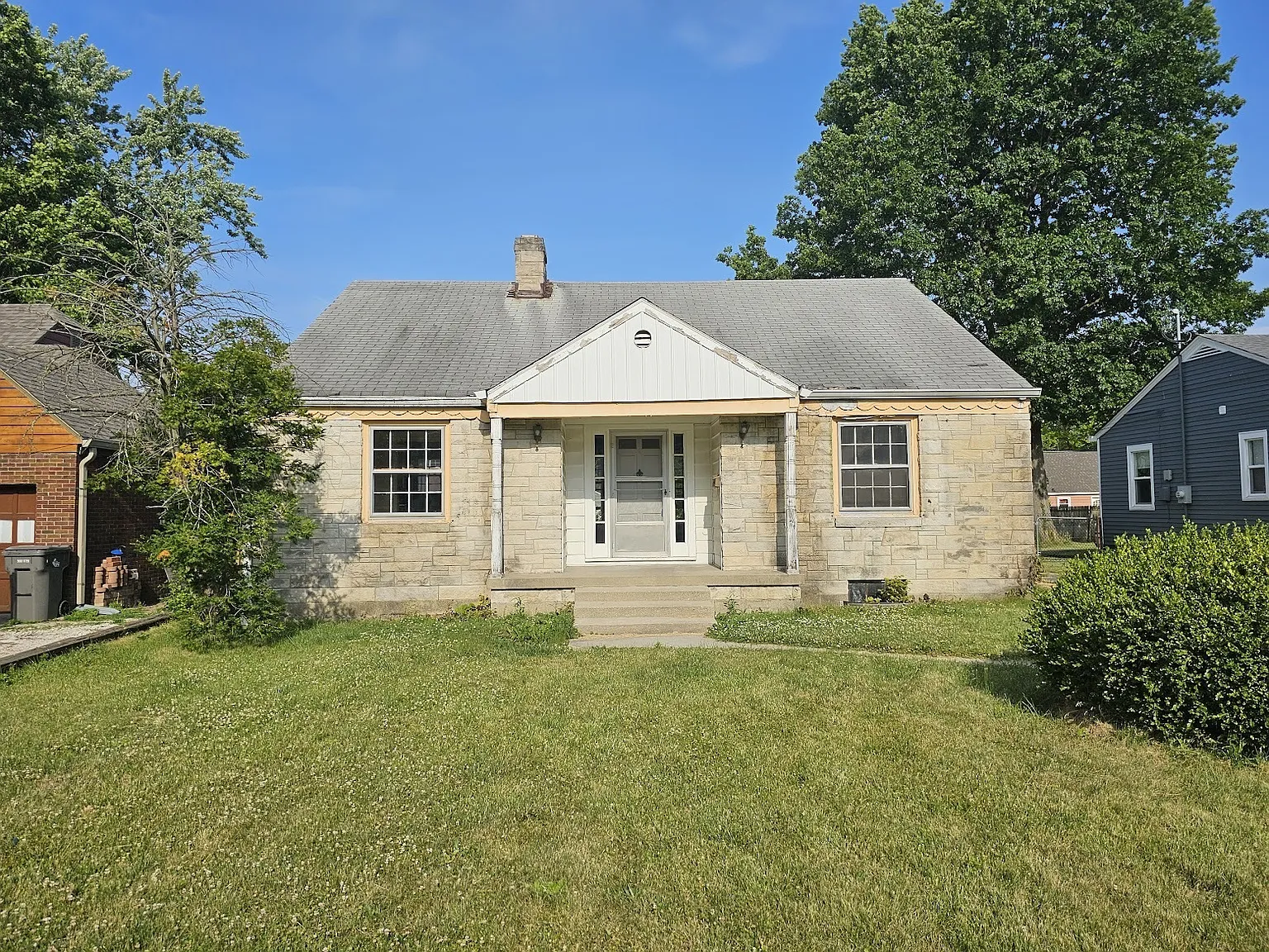 3720 N Chester Ave photo 1