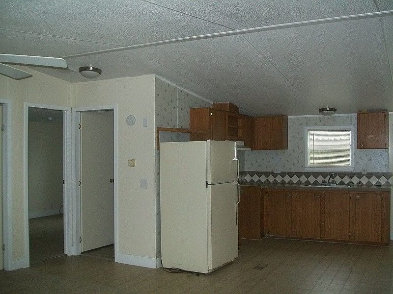 2nd image of 1775 White Cloud Ave