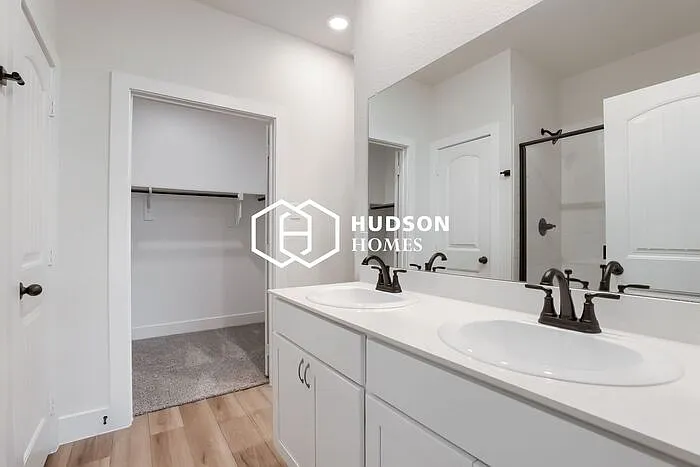 2407 Stonebriar Ln — Photo 9