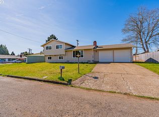 253 S M St, Cottage Grove, OR 97424