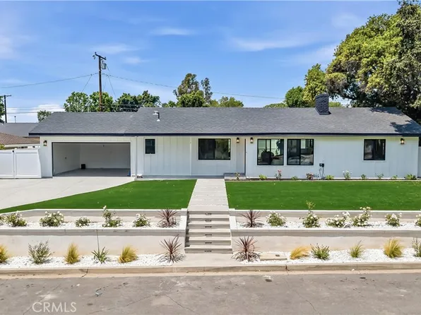 12621 Singing Wood Dr, Santa Ana, CA 92705