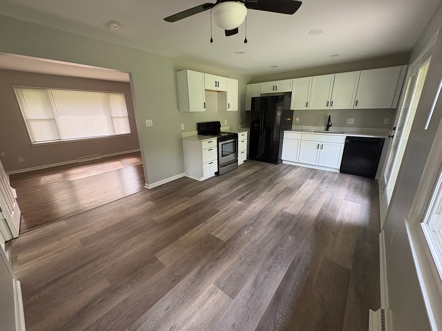 3 bed, 1375 sqft, $2,000 — Photo 3