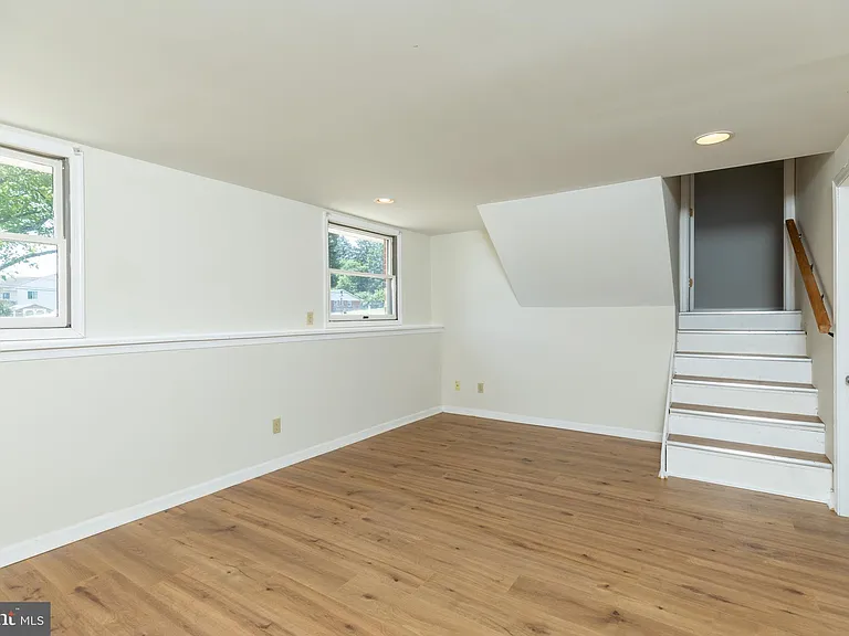 6013 Madeline Dr — Photo 15