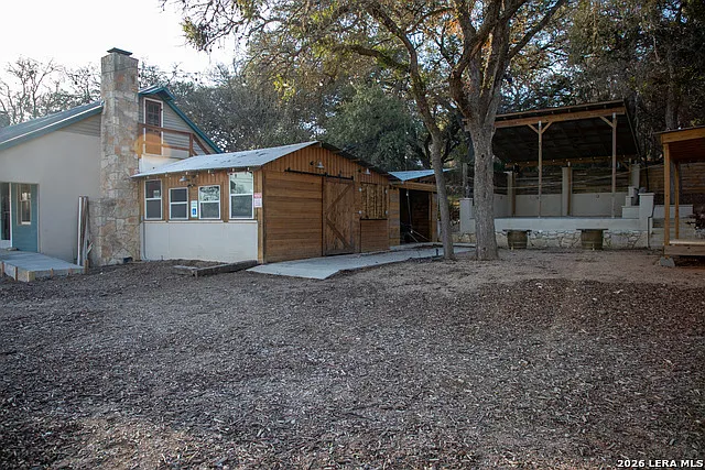 5441 FM 1102 — Photo 12