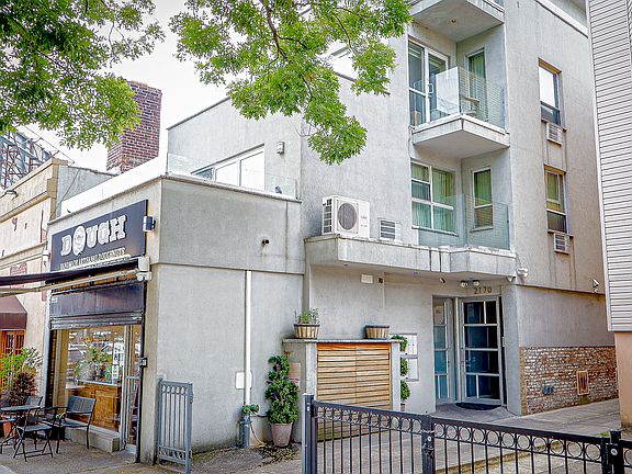 2nd image of 2170 31st St APT 3R
