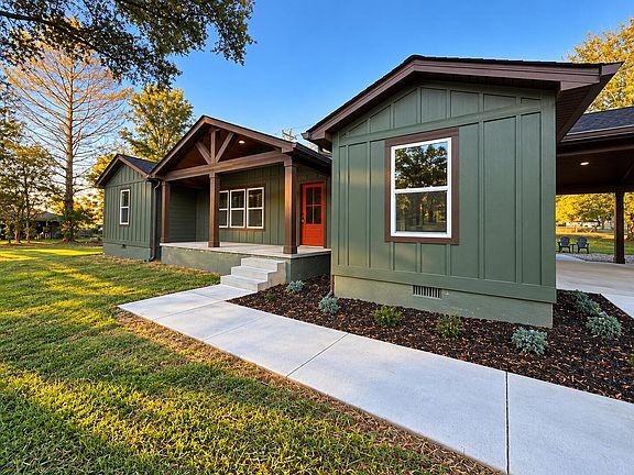 2nd image of 27 Mountain Ln