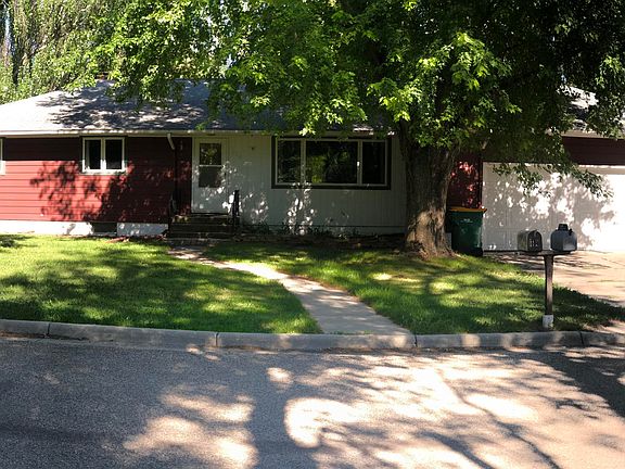 2nd image of 119 1st St NW