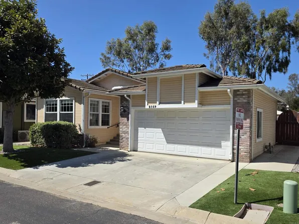 2359 Mapleleaf Dr, Vista, CA 92081