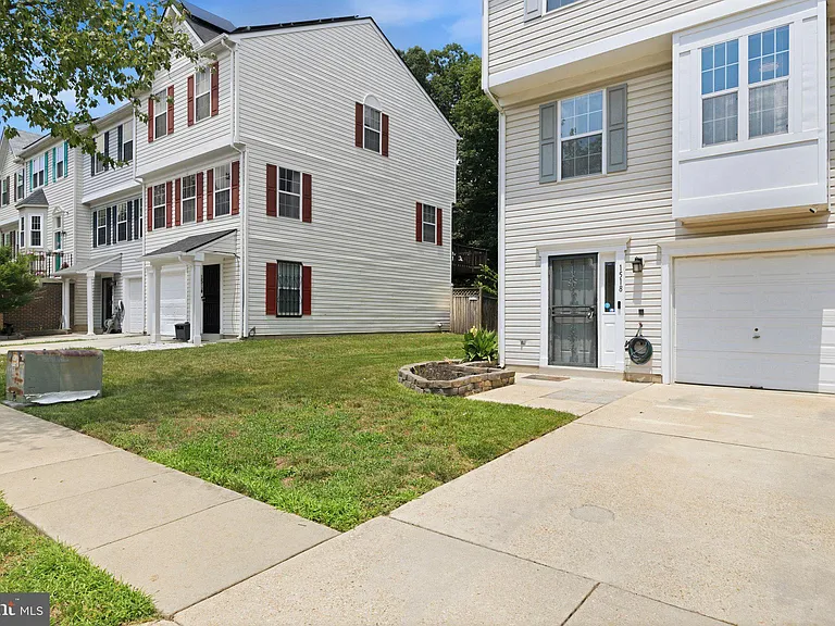 1518 Deep Gorge Ct — Photo 3