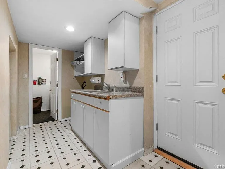 Fern Pl — Photo 18