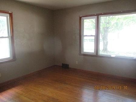 2nd image of 9 Pleasant Run Dr