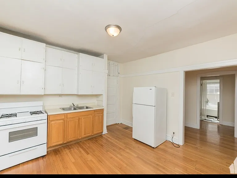 1833-1837 W Foster Ave #1825-3 — Photo 6